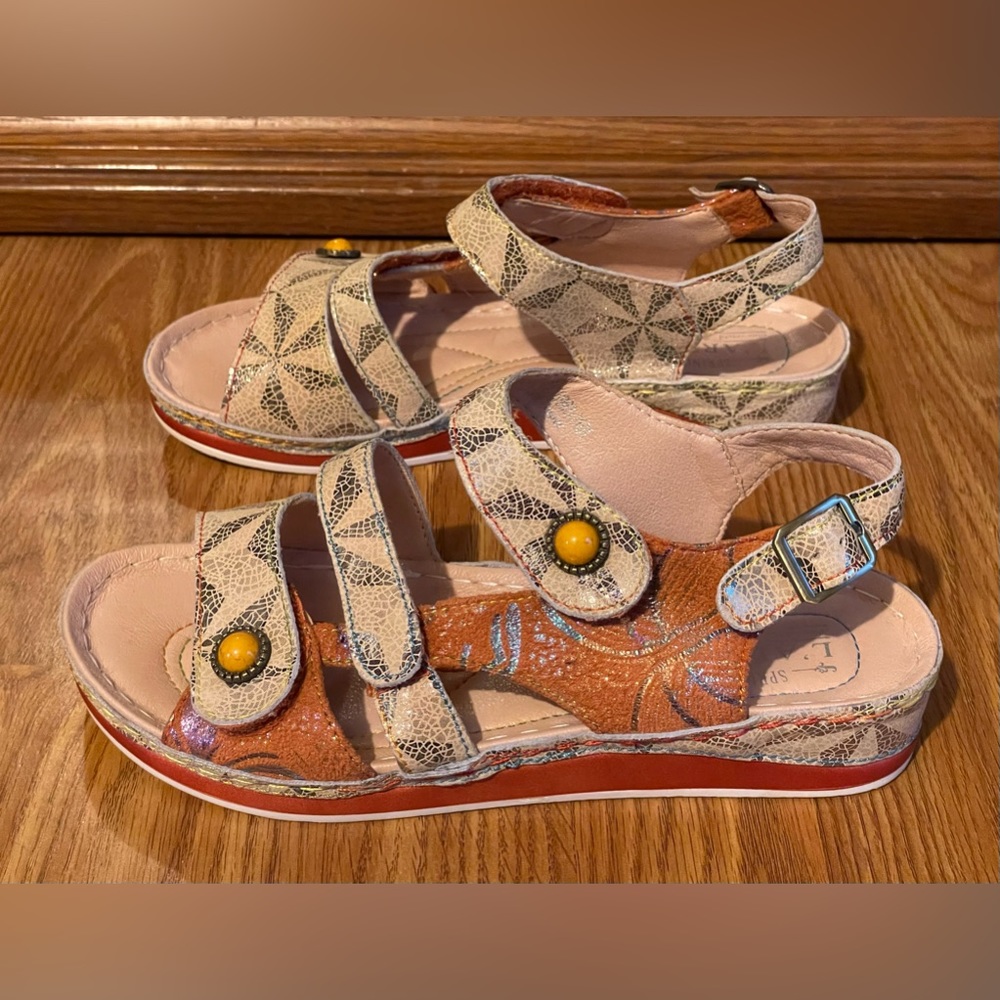 L'Artiste Sandals Women 37 (6.5) Payokya Strappy Mosiac Peach Orange Iridescent